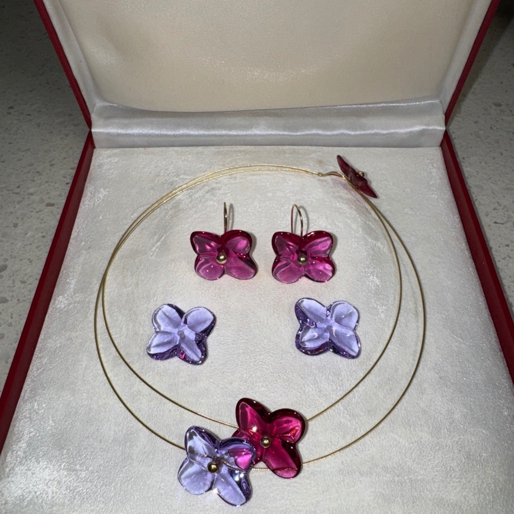 Baccarat 18K Gold Wired Flowers Necklace with matching earrings